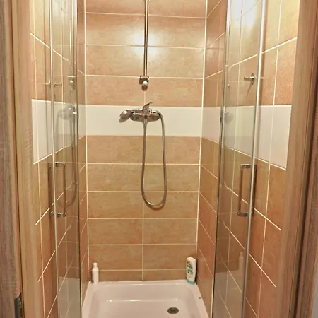 Private For 4, Free Parking, Main Train Station, Walk Everywhere 3* プラハ