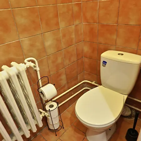 بيت ضيافة Private For 4, Free Parking, Main Train Station, Walk Everywhere 3*
